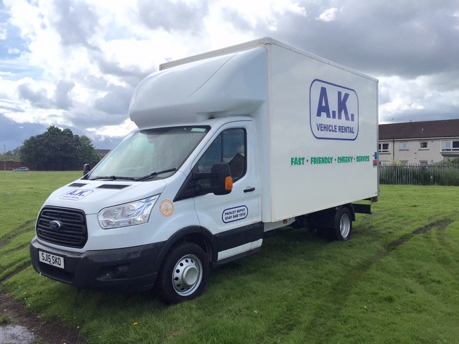 Luton box van with TAIL LIFT hire